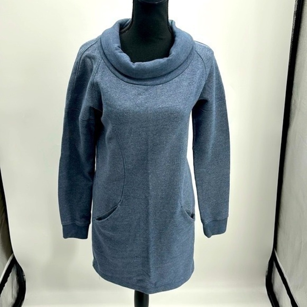 Lole Flora Cowl Neck Dress blue
Long Sleeve small